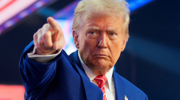 Суфлер Білого дому заплатить $172 тис. за ставки на промови Трампа: як це сталося