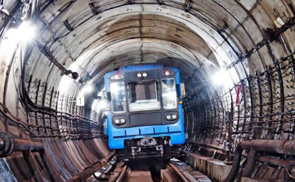 Київський метрополітен оновлює тунель між “Тараса Шевченка” та “Почайною”: деталі ремонту