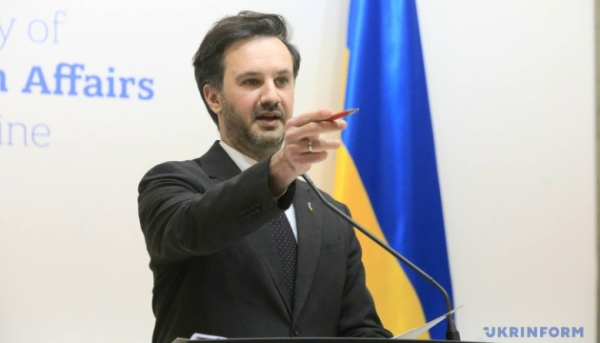 МЗС спростовує: Курс України на НАТО залишається незмінним, слова Залужного вирвали з контексту