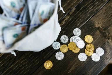 <i>У плані волатильності перевага на боці традиційних валют, джерело фото: pexels</i>