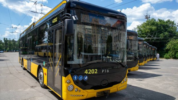 Київ отримав 8 нових тролейбусів: перевір, чи змінився маршрут твого улюбленого транспорту