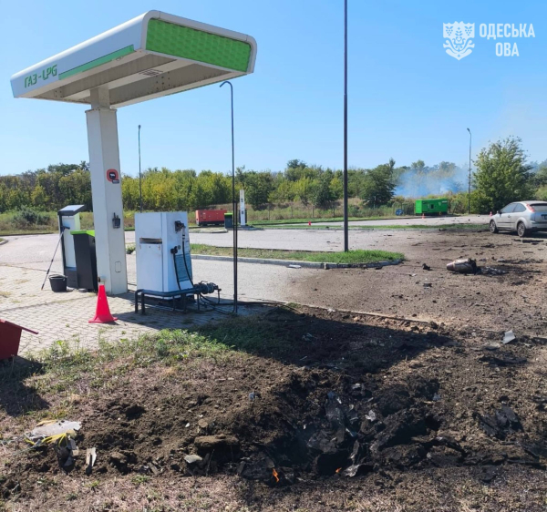 АЗК ОККО на Одещині зазнав ушкоджень внаслідок ворожого обстрілу: фотодокази