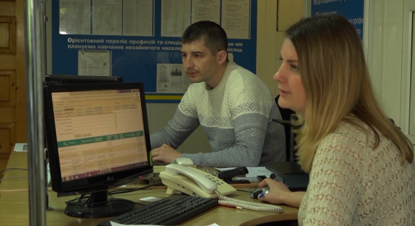 Пенсіонери Запоріжжя: знайдіть роботу з зарплатою від 22 тисяч гривень