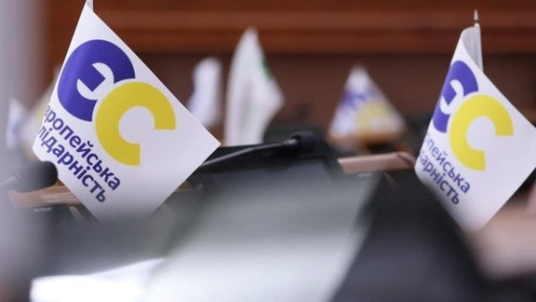 “Євросолідарність” пропонує порятунок економіки: Порошенко з депутатами провели ключові консультації з бізнесом