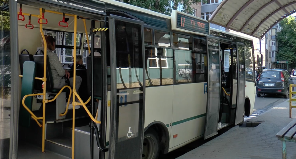 Квитки в полтавських тролейбусах та автобусах: дізнайтеся нові тарифи з сьогоднішнього дня