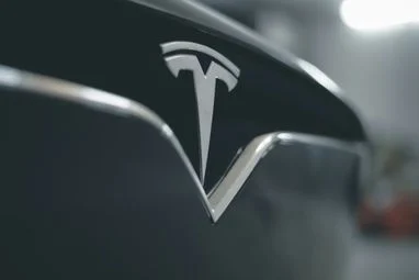 Tesla відкликає 1,2 мільйона авто: 150 скарг спричинили масштабне оновлення