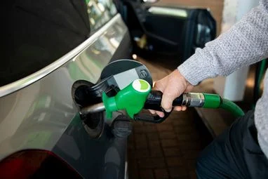 Пальне в Україні дешевшатиме: експерти дали прогноз на вересень
