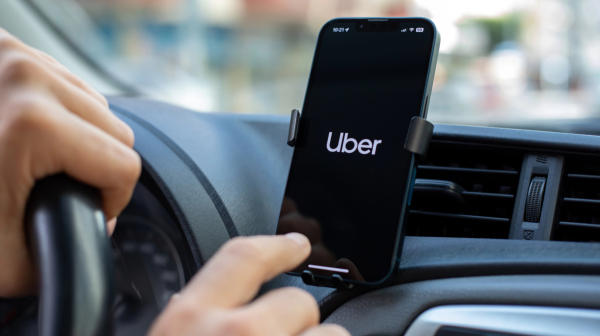 Батьки Uber: відтепер контролюйте поїздки дітей завдяки камері водія