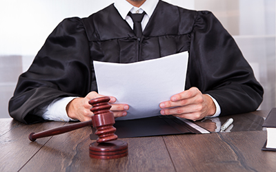 Вища рада правосуддя відправляє у відставку 43 суддів: деталі рішення