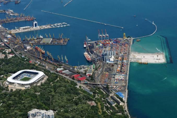 Україна зміцнює морські шляхи: експерт розкрив ключову мету атак Росії на порти й мости