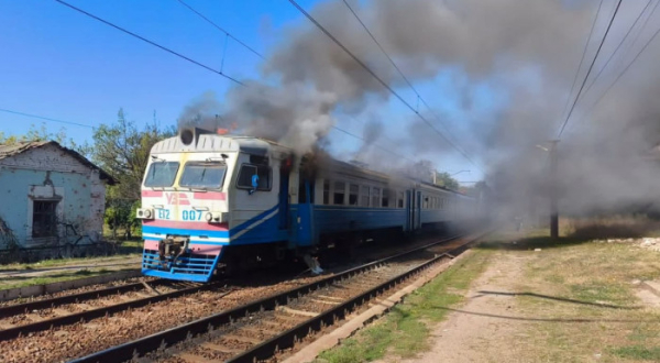 Ворог атакував приміський поїзд на Харківщині: що відомо