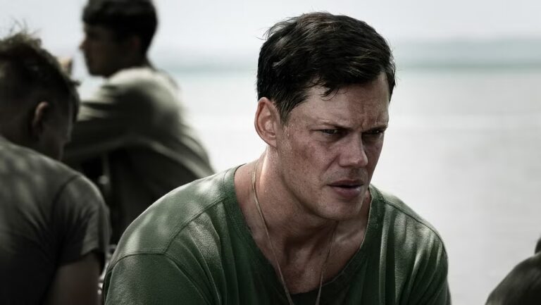 Перший погляд на “масштабну” реальну драму Netflix з Біллом Скашгардом та Ніколасом Галіціном