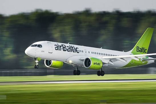 AirBaltic скасовує 11 рейсів з Таллінна: дізнайтеся, які напрямки більше не доступні