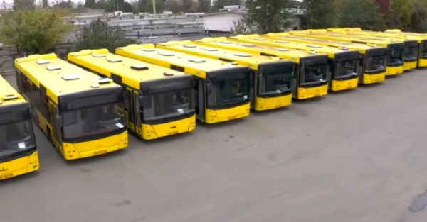 Київ та Дніпро долучаються до допомоги Одесі, передаючи сім комфортабельних пасажирських автобусів