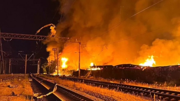 Росія вдарила балістикою по київському депо: наслідки для залізниці