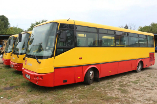 Україна отримала три унікальні автобуси: перші кроки до оновлення парку
