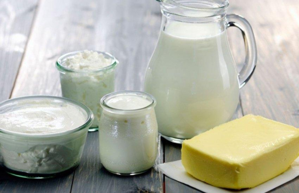 Молочні продукти стрімко дорожчають: чого очікувати від цін восени