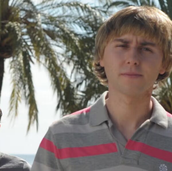 Джеймс Баклі з “The Inbetweeners” випадково розкрив несподівану деталь про свого персонажа у новому фільмі Netflix