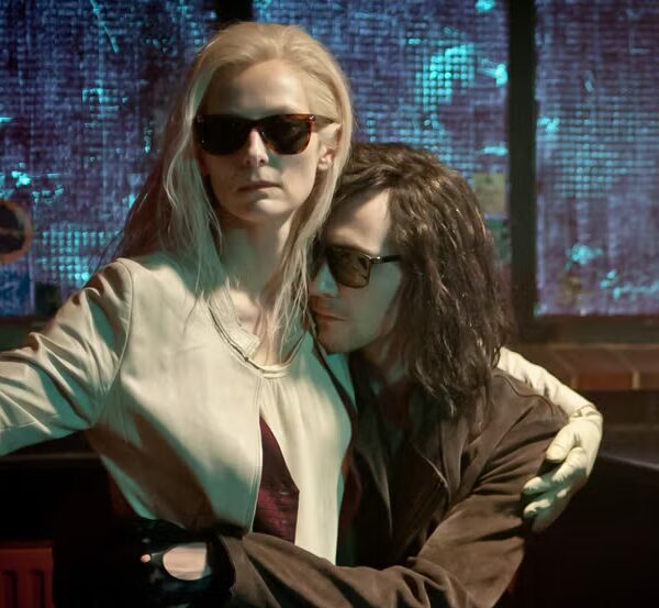 5 найкращих фільмів, що нещодавно з’явилися на Netflix, BBC та інших платформах, включно з “шедевром” Тома Гіддлстона