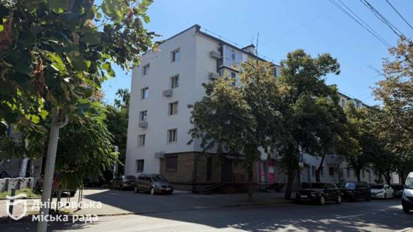 Дніпро утеплює багатоповерхівки: ще шість будинків готуються до зими