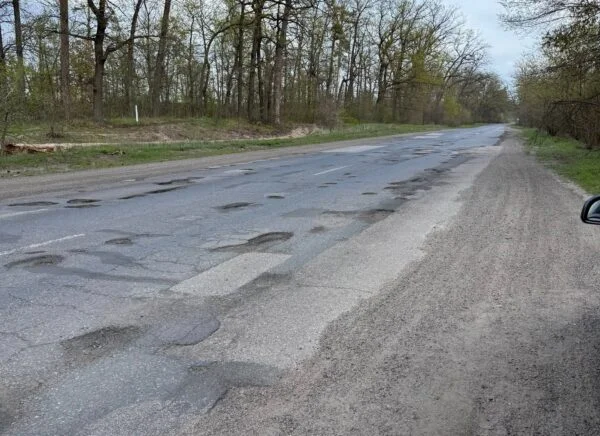Розбита дорога до Канева: чи дочекаються Черкащани ремонту траси?
