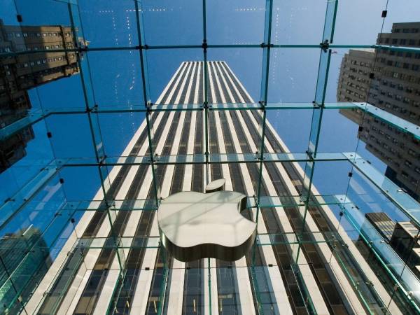 Apple перетнула позначку у $5 трильйонів капіталізації