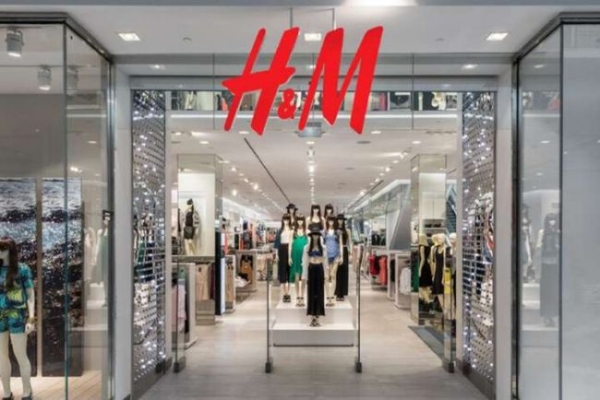 H&M поновлює роботу в Україні